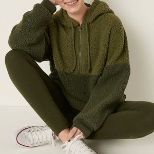 Victoria's Secret PINK VARSITY SHERPA HALF ZIP PULLOVER Vintage Green
